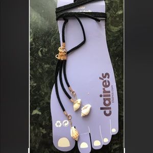Claire’s seashell anklet